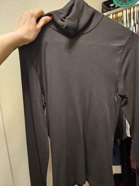 Everlane Black Ribbed Turtleneck Shirt